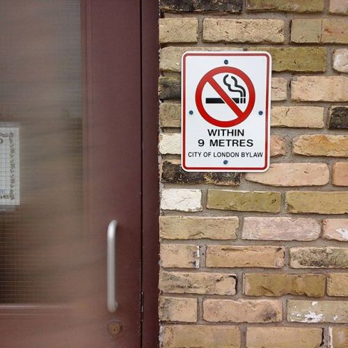 No Smoking Sign – GlobalSigns.ca